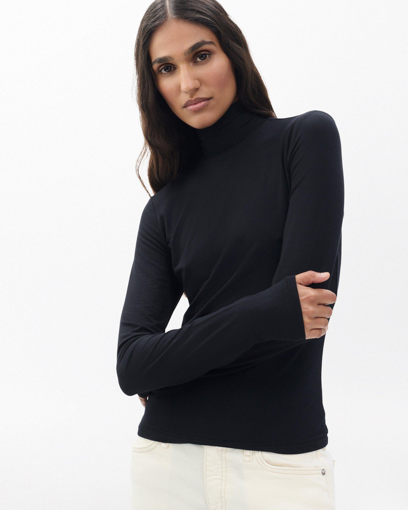 Luca Turtleneck 2