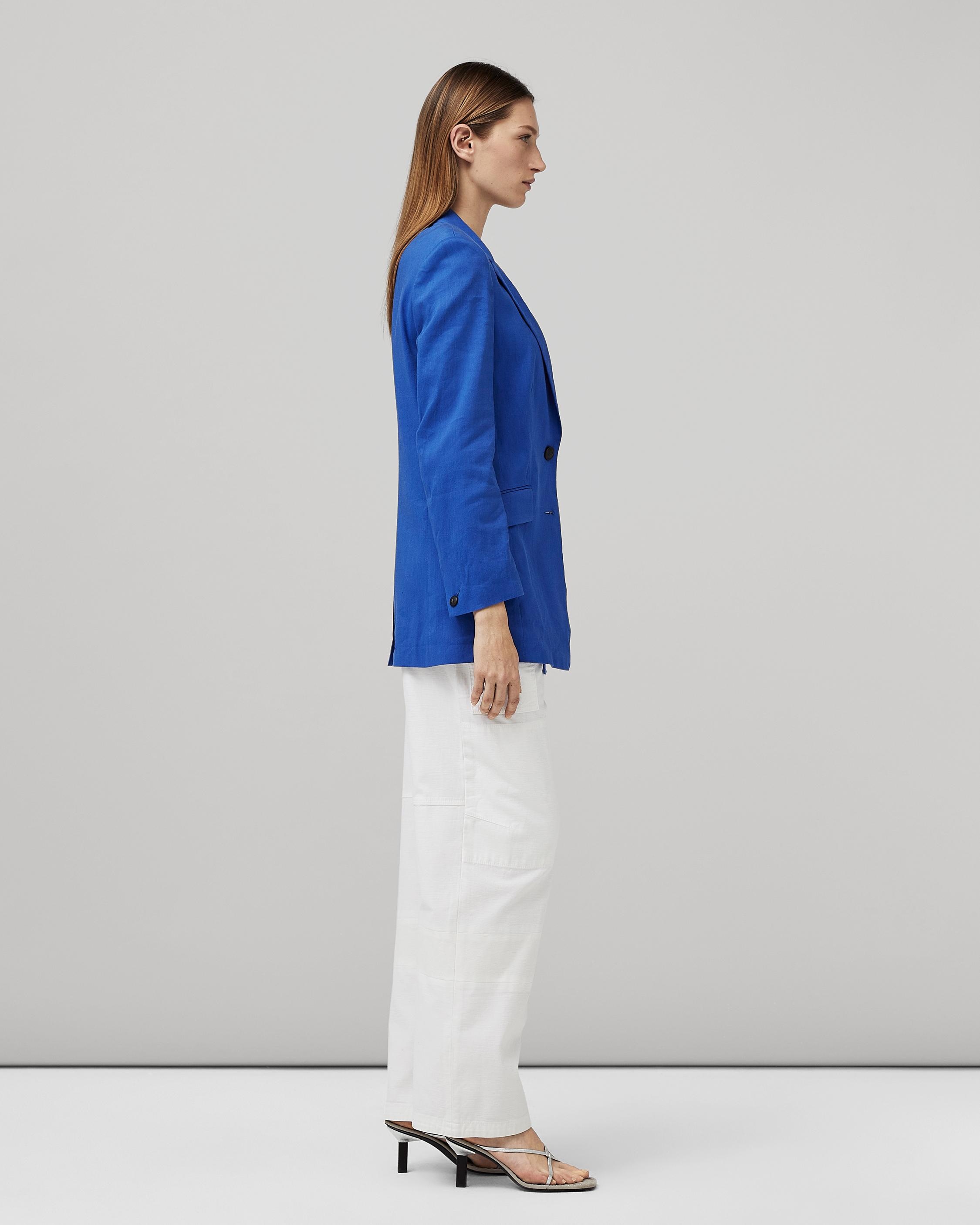 Charles Linen Blazer
Classic Fit Blazer - 4