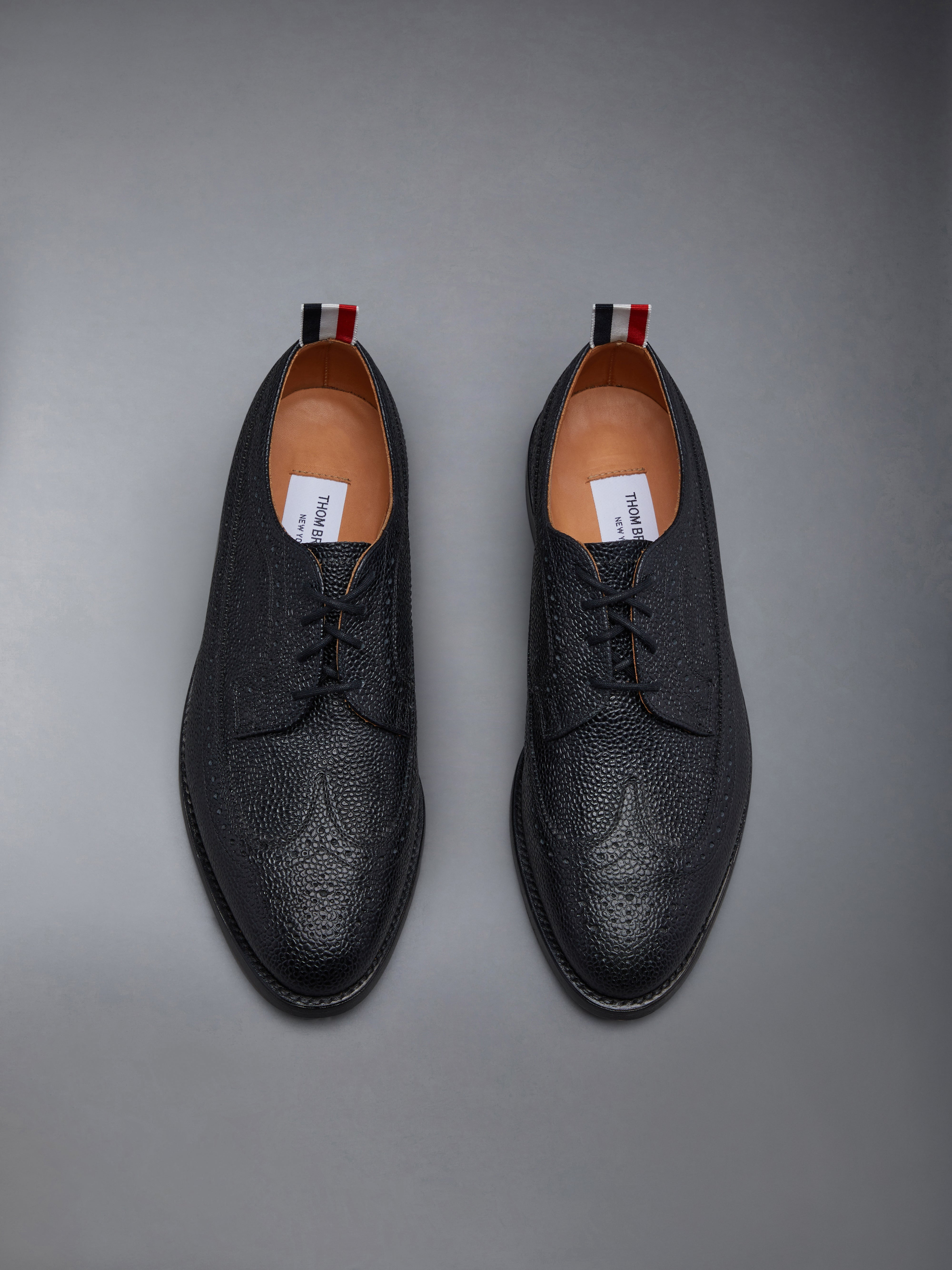 Classic Longwing Brogue Flat In Black Pebble Grain - 5