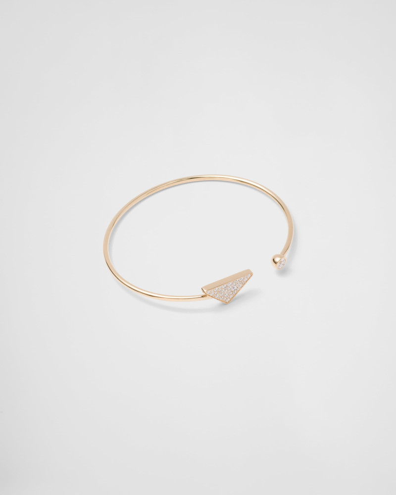 Eternal Gold bangle bracelet in yellow gold with diamonds 1
