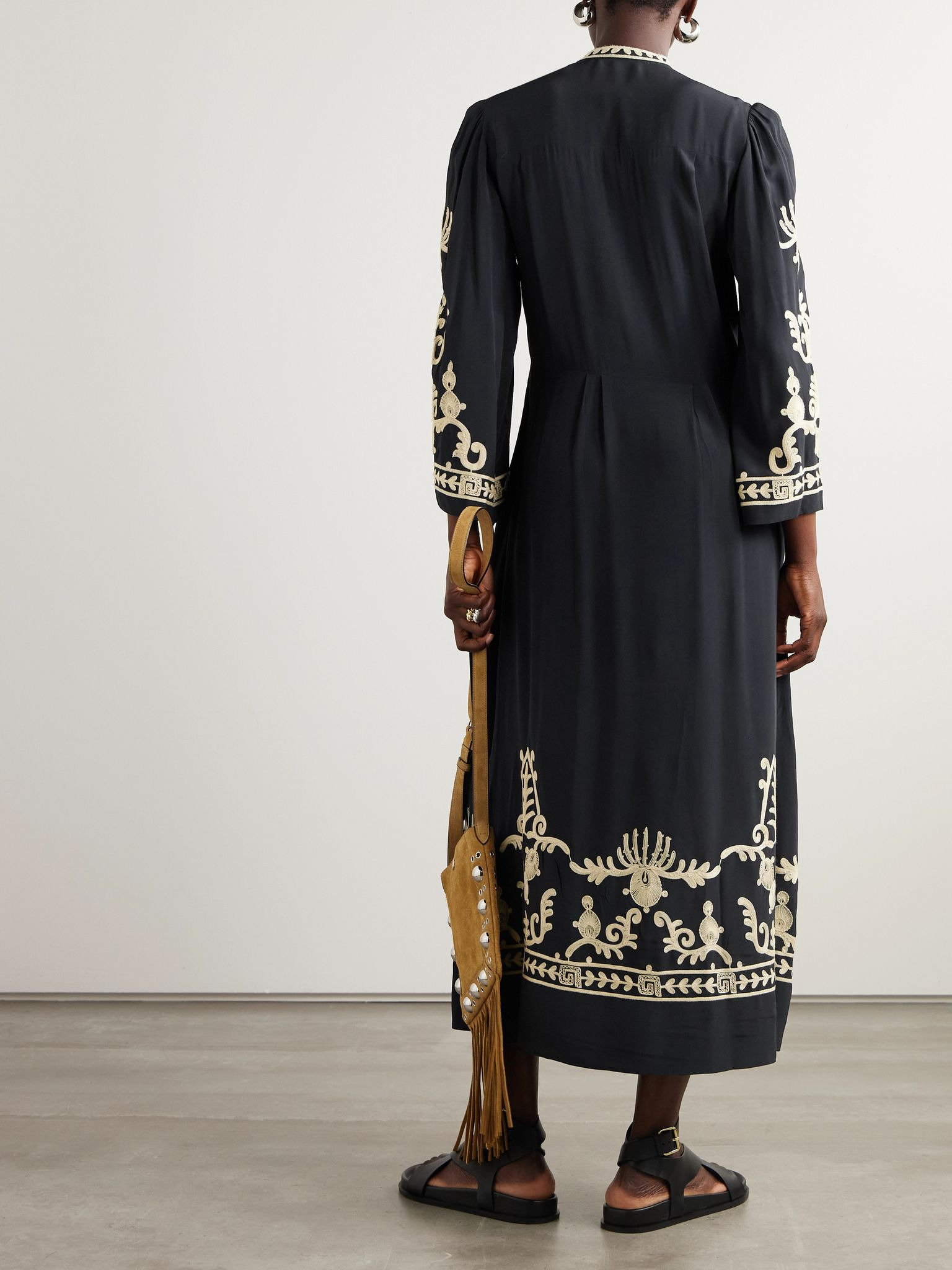 Embroidered pleated crepe midi dress Black - 3