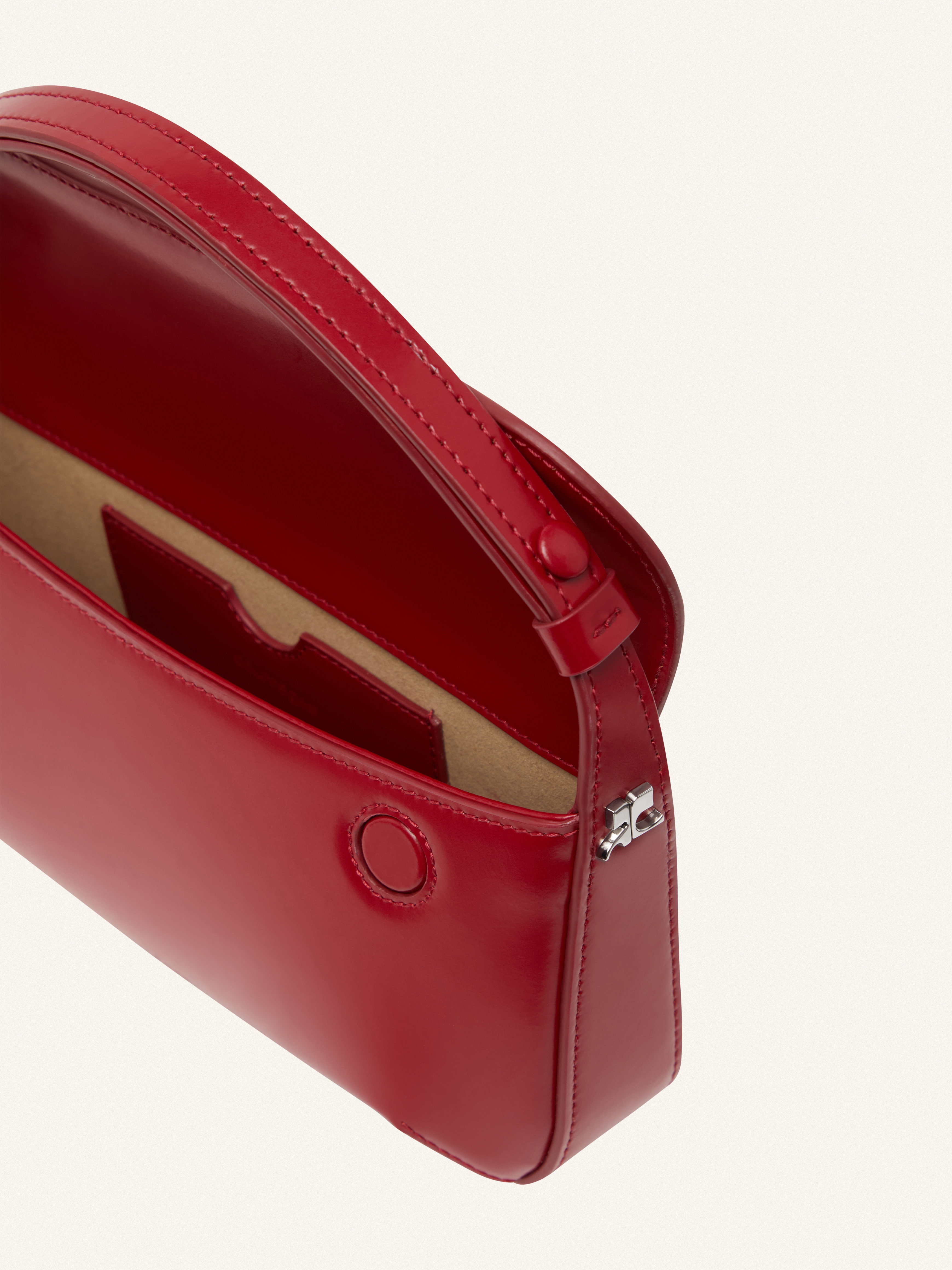 SLEEK LEATHER BAG - 4