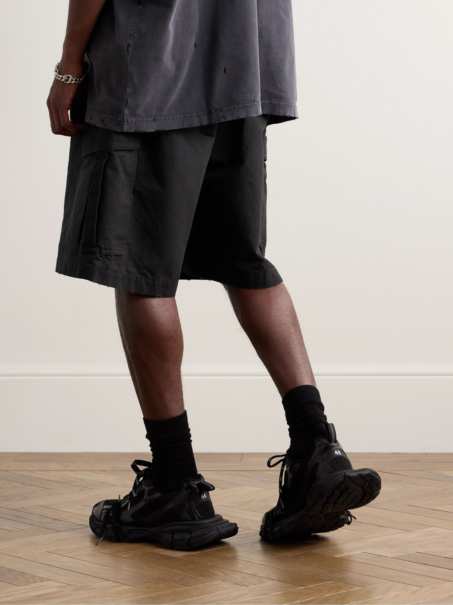 Wide-Leg Distressed Cotton-Ripstop Drawstring Cargo Shorts Black - 3