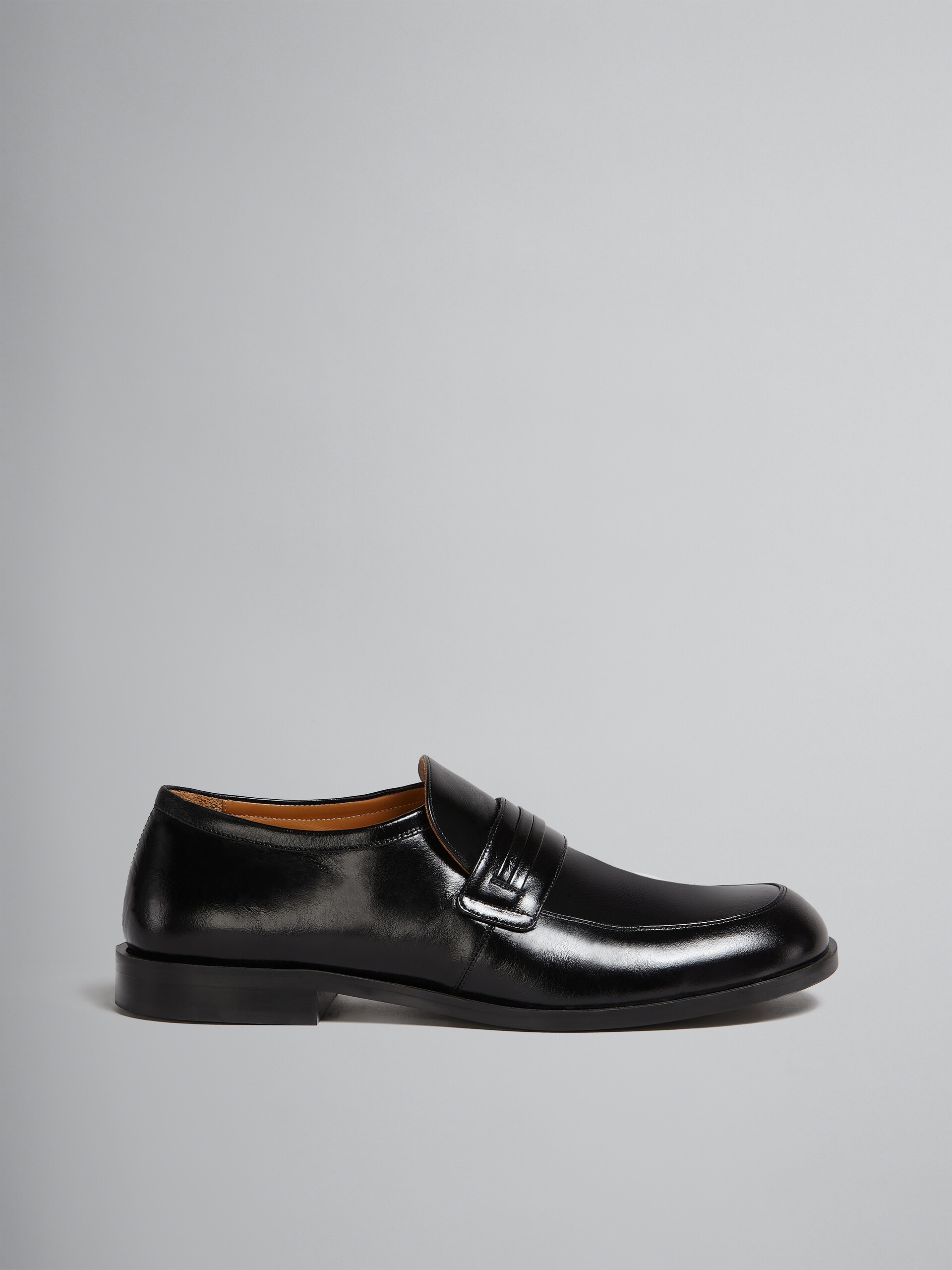 BLACK SHINY LEATHER MOCCASIN - 1