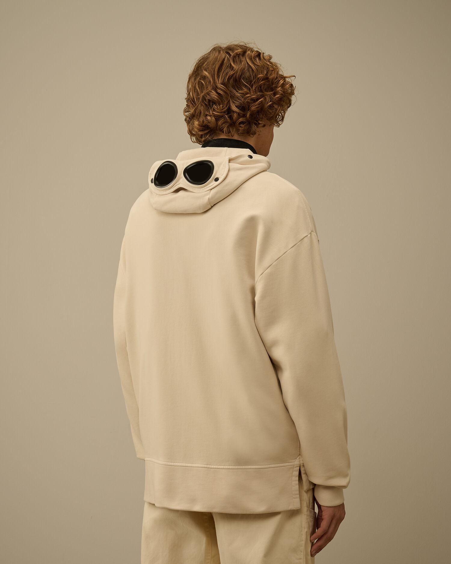 Brushed and Emerized Diagonal Fleece Boxy Goggle Sweatshirt - 4