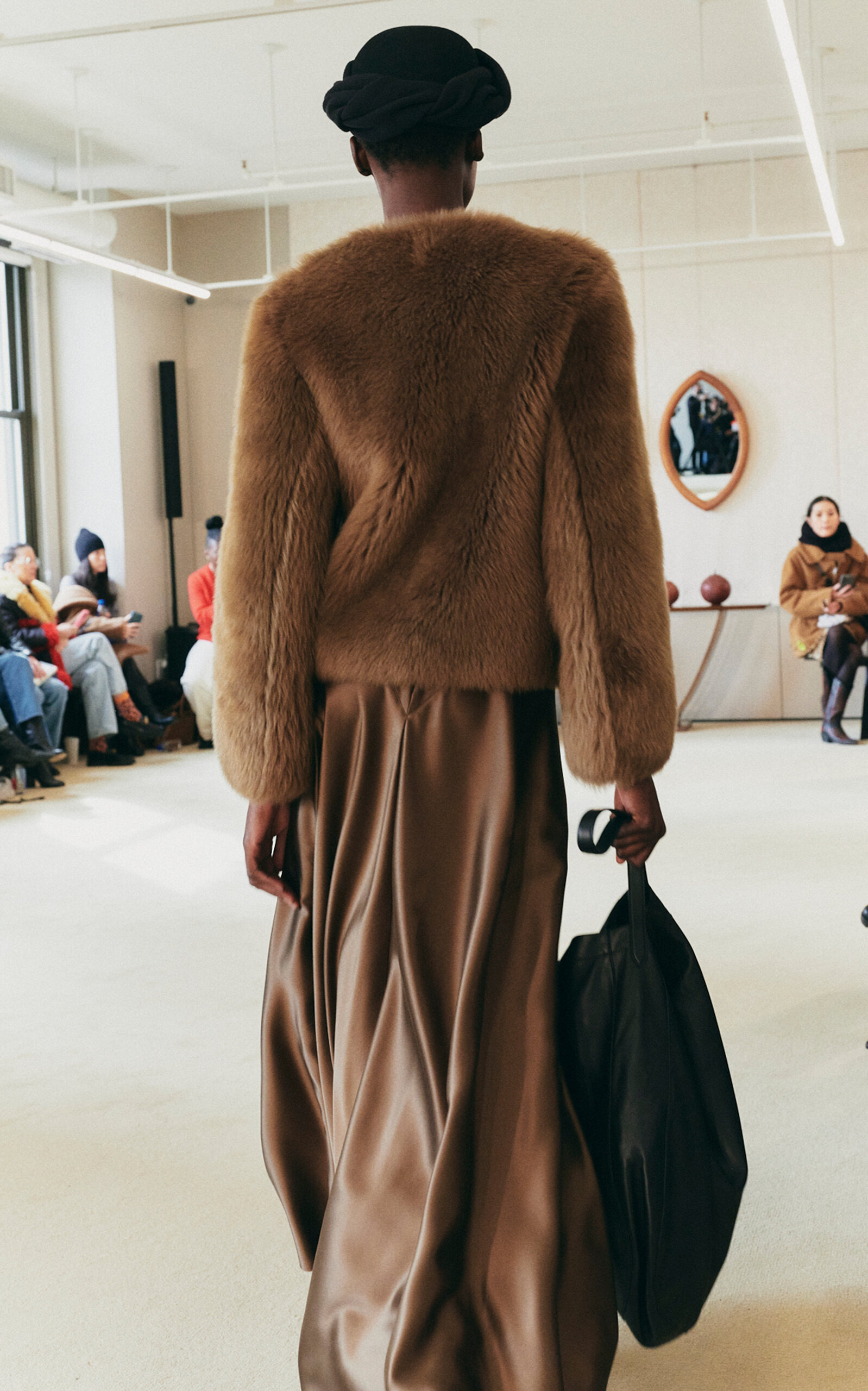 Maury Shearling Short Coat brown - 6