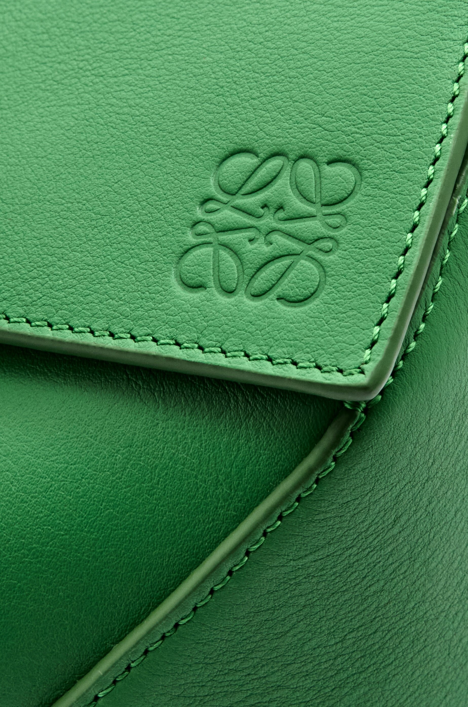 Small Puzzle bumbag in classic calfskin - 6