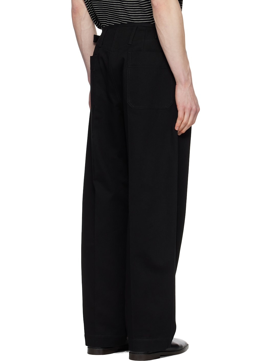 Black Pleated Carrot Trousers - 3