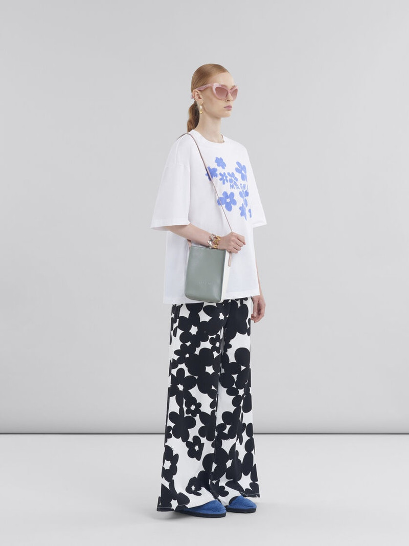 검은 색과 흰색 장식과 COTTON TROUSERS PRINT 5
