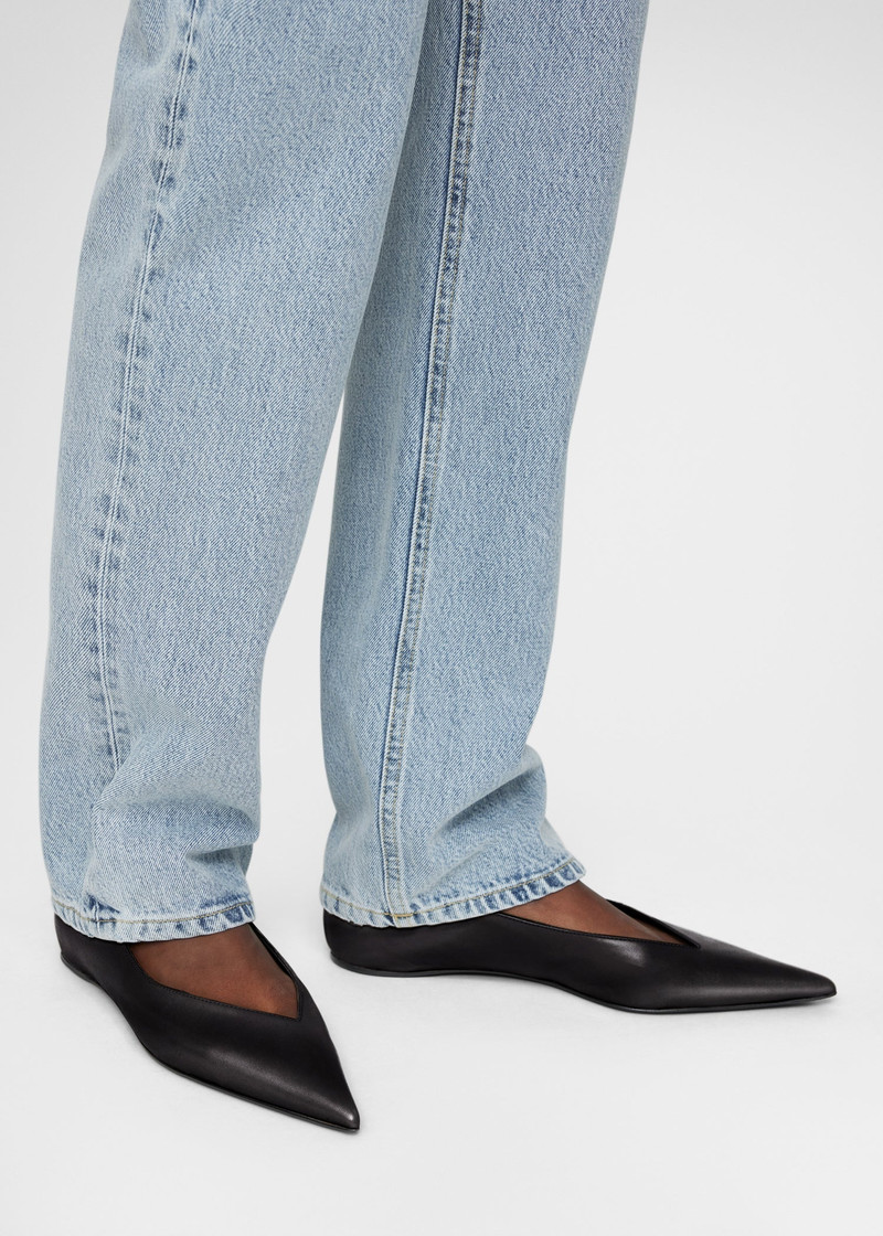 Totême The Asymmetric Ballerina black outlook