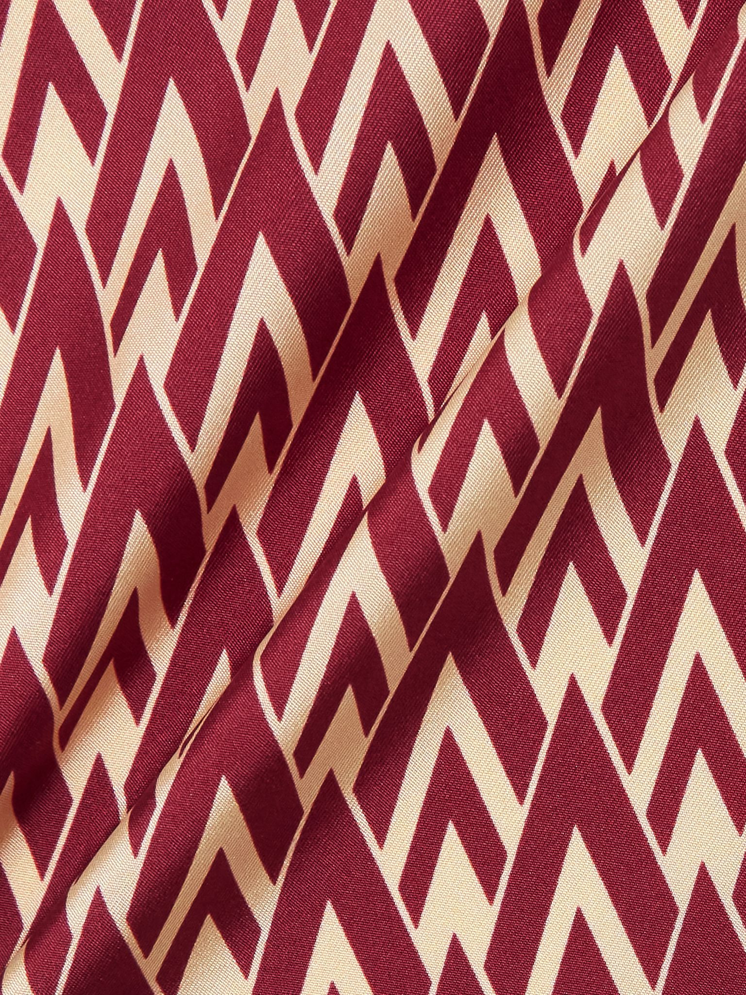 Toute La V printed silk-twill scarf Red - 3