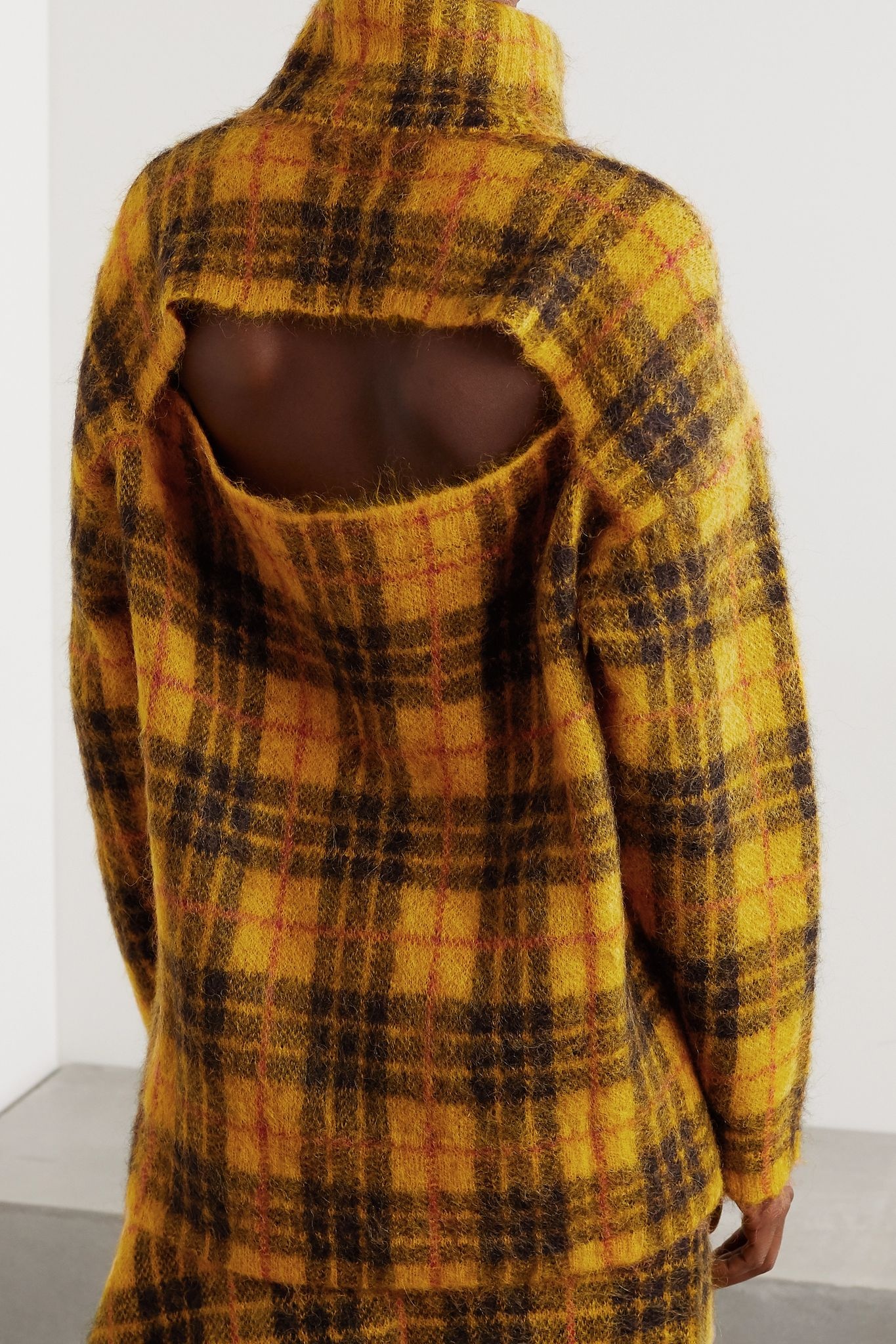 Oversized cutout checked knitted turtleneck sweater - 3