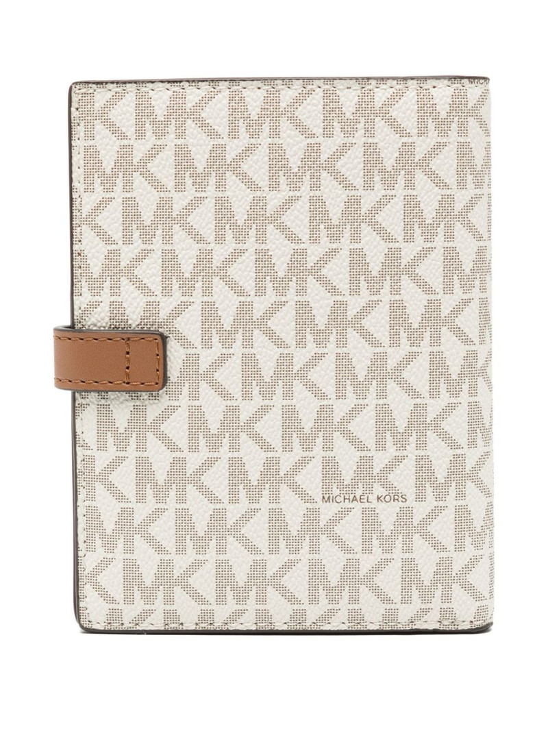 MICHAEL KORS Jet Set passport wallet outlook