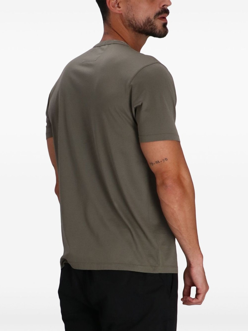 Logo patch t-shirt 4