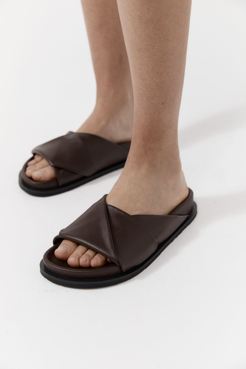 Fold Detail Slide - Chocolate 3