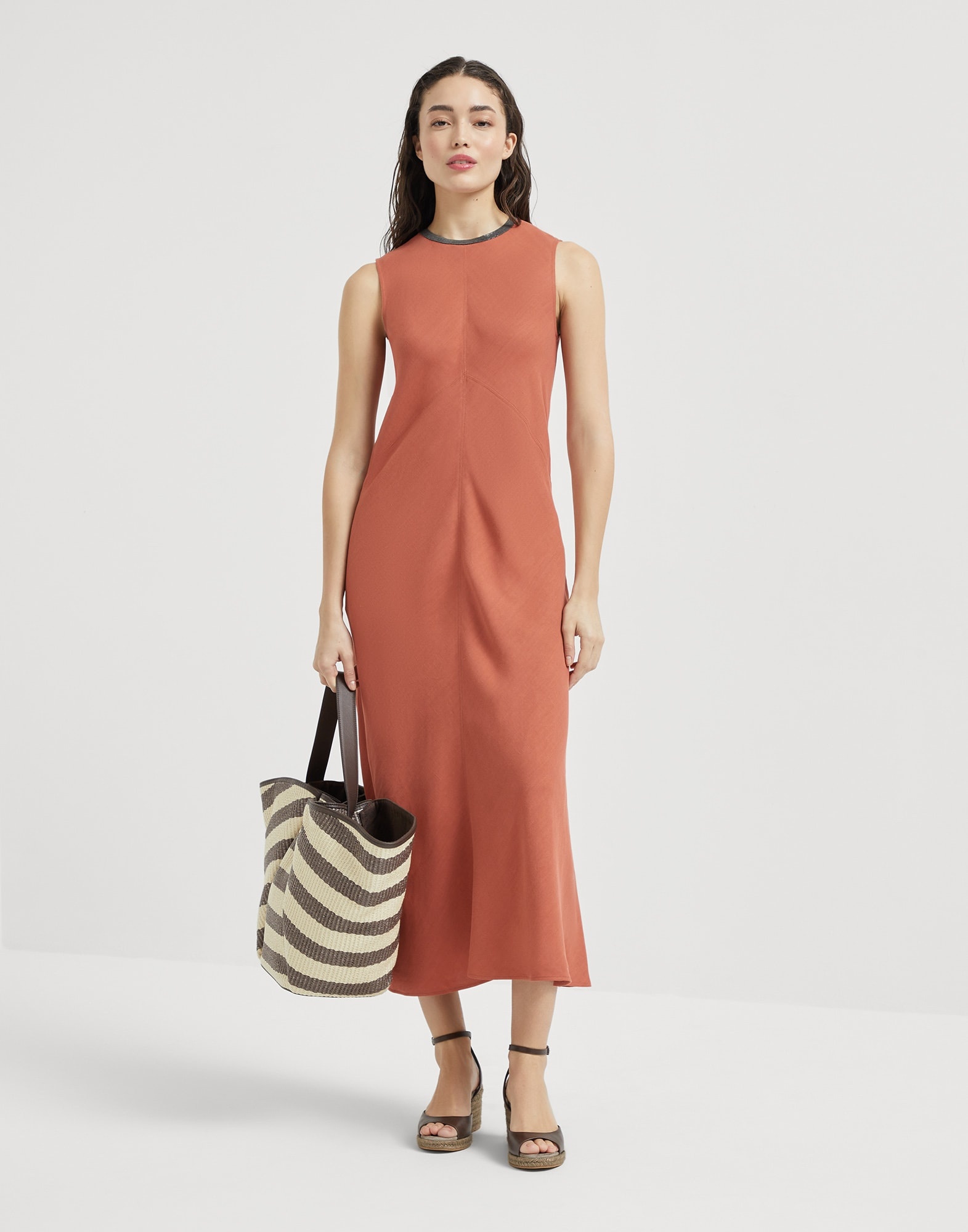 Viscose and linen fluid twill dress with precious collar - 5