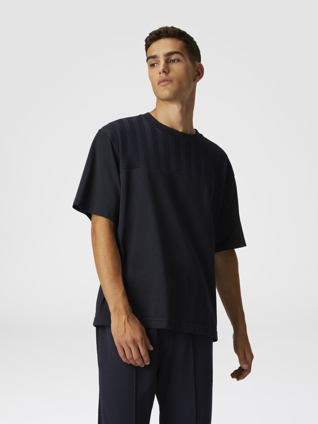 Cotton crewneck T-shirt with tone-on-tone zigzag insert - 4