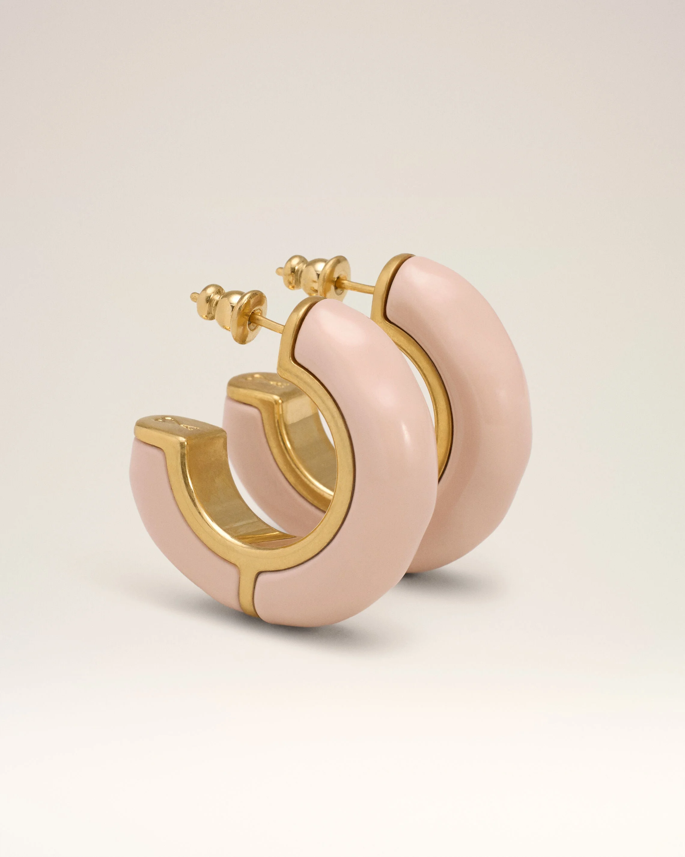 PINK BRASS HAMMERED LACQUERED EARRINGS - 1