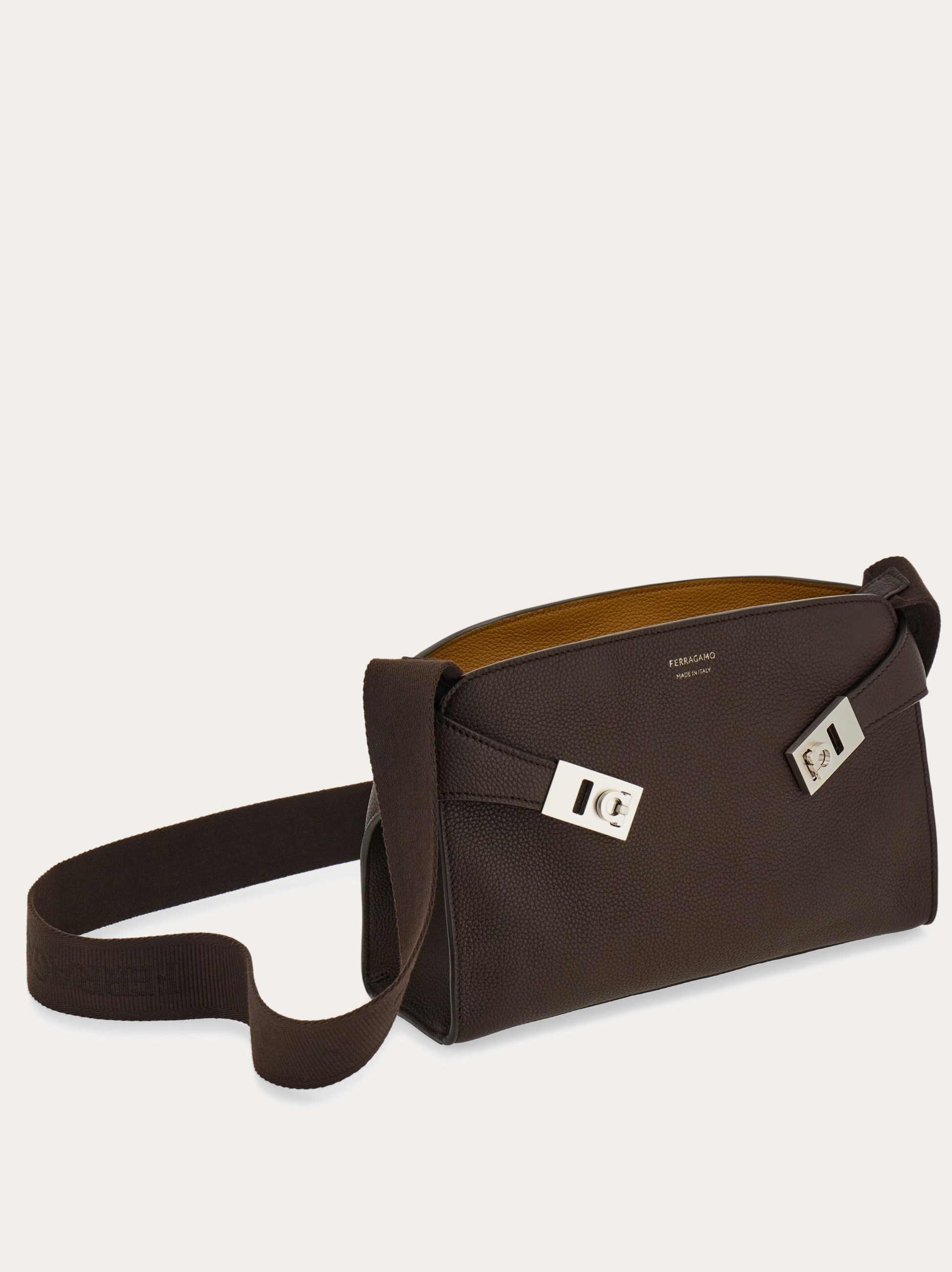Hug messenger bag - 7