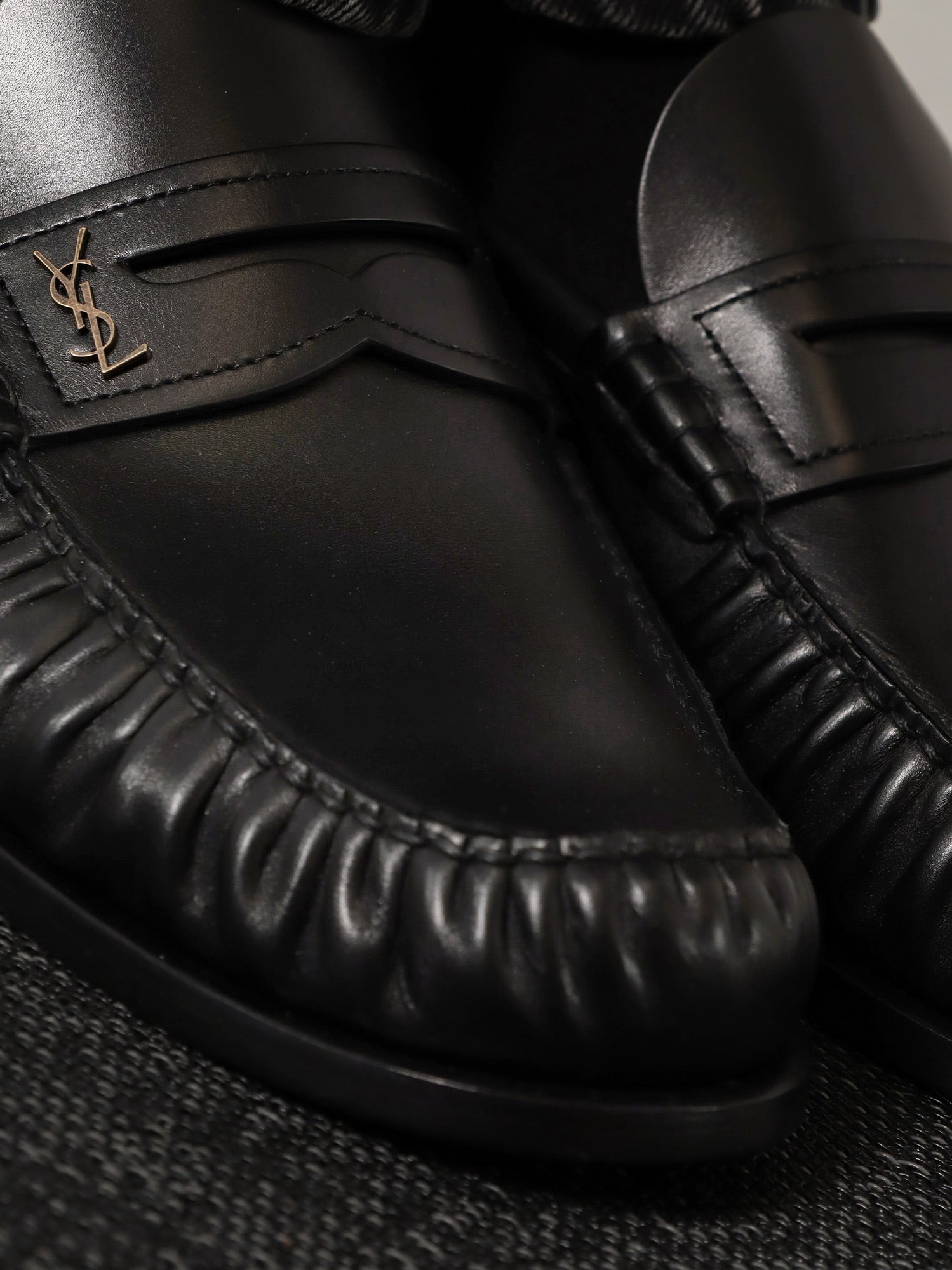 Saint Laurent Laurent 05 Leather Loafers - 2