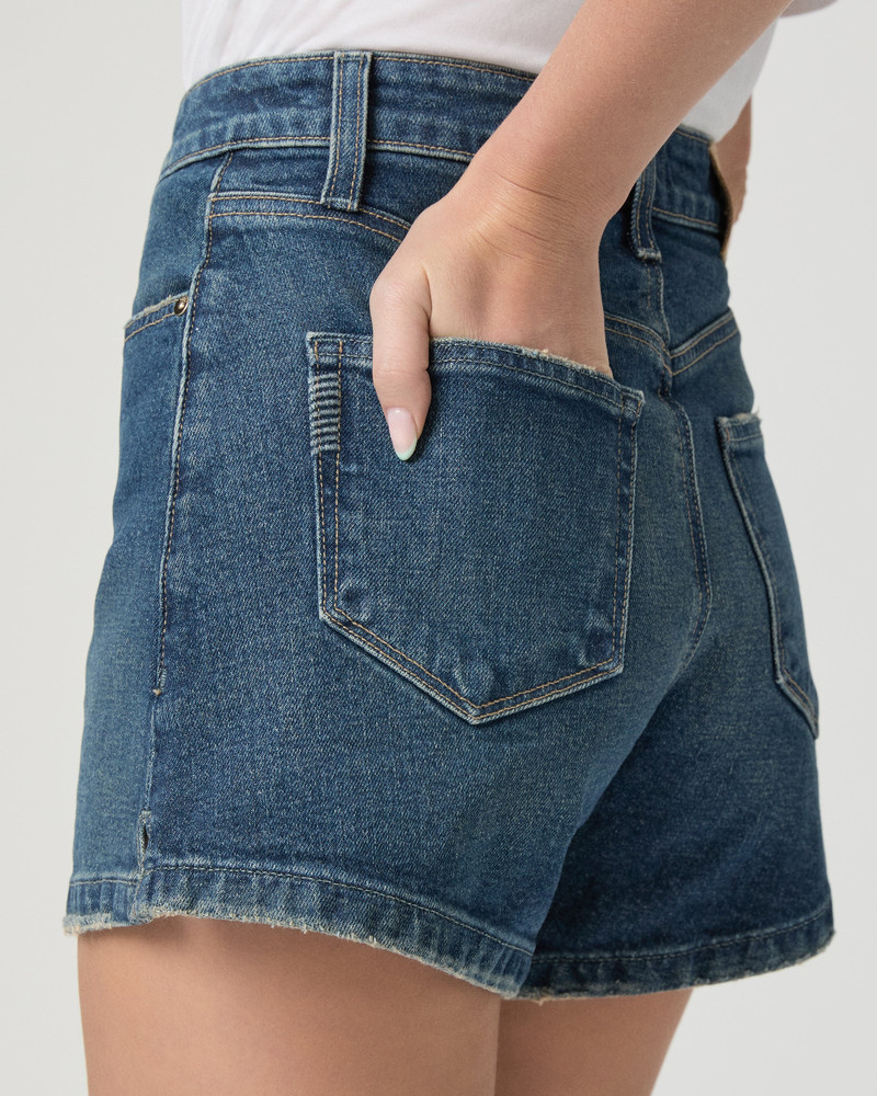 Dani Short 5