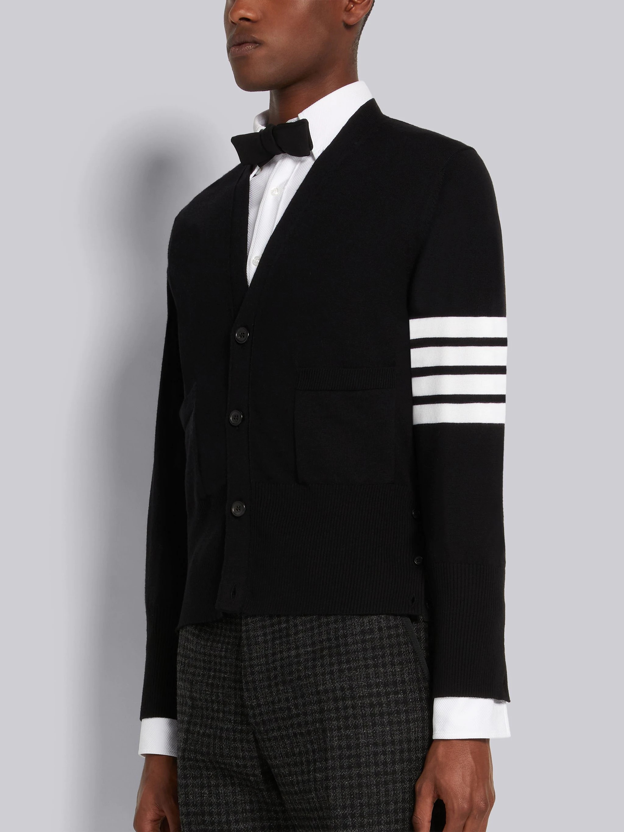 Thom Browne CLASSIC CREWNECK PULLOVER W/ BAR STRIPE IN FINE MERINO WOOL - 001 BLACK