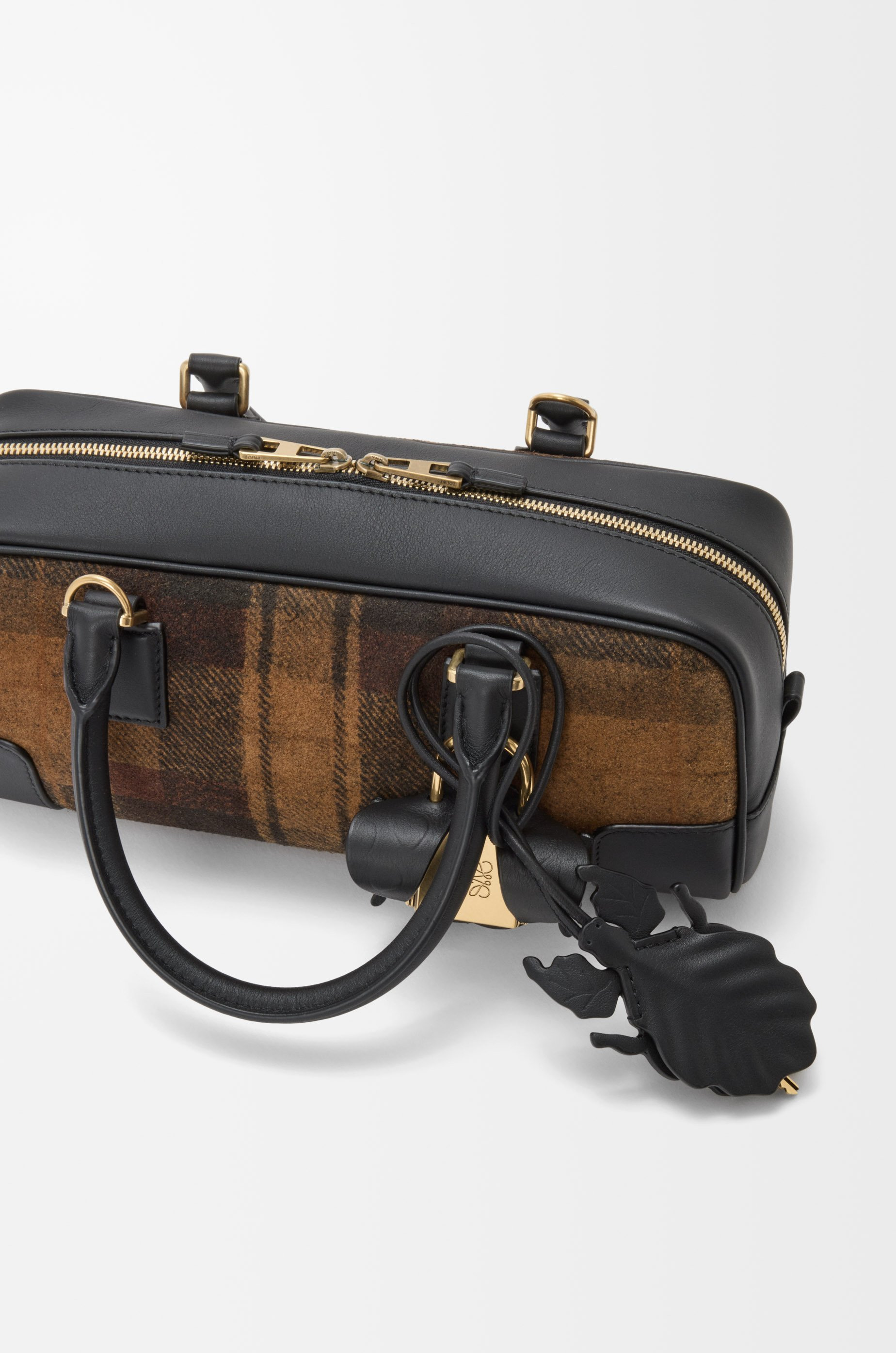 Amazona 23 cropped bag in tartan suede and nappa calfskin - 8