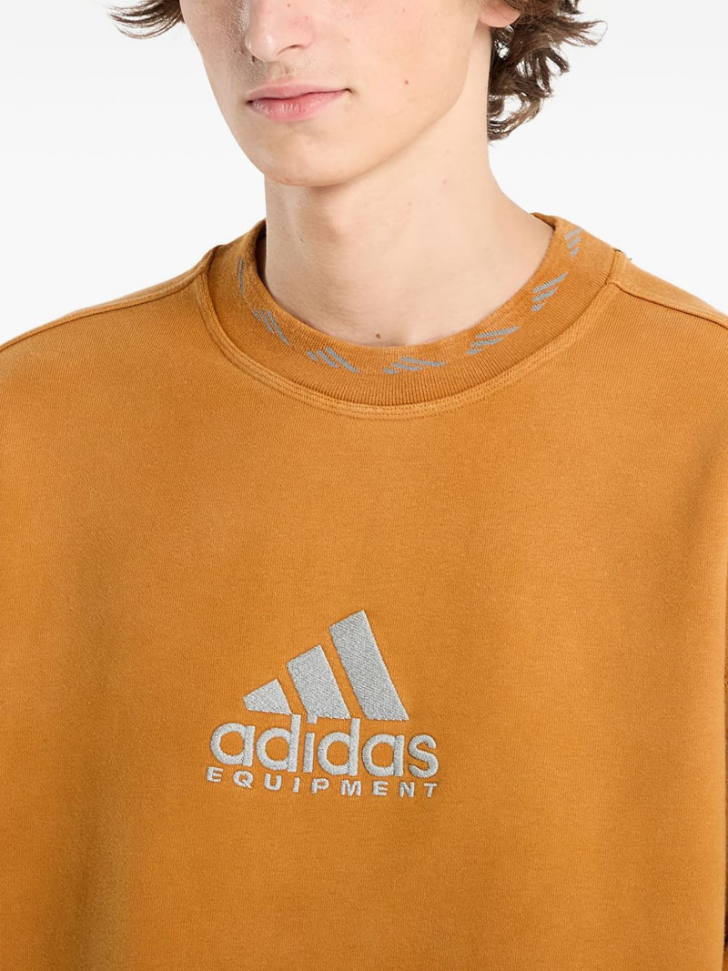Equipment reflective embroidery crew-neck sweatshirt 4
