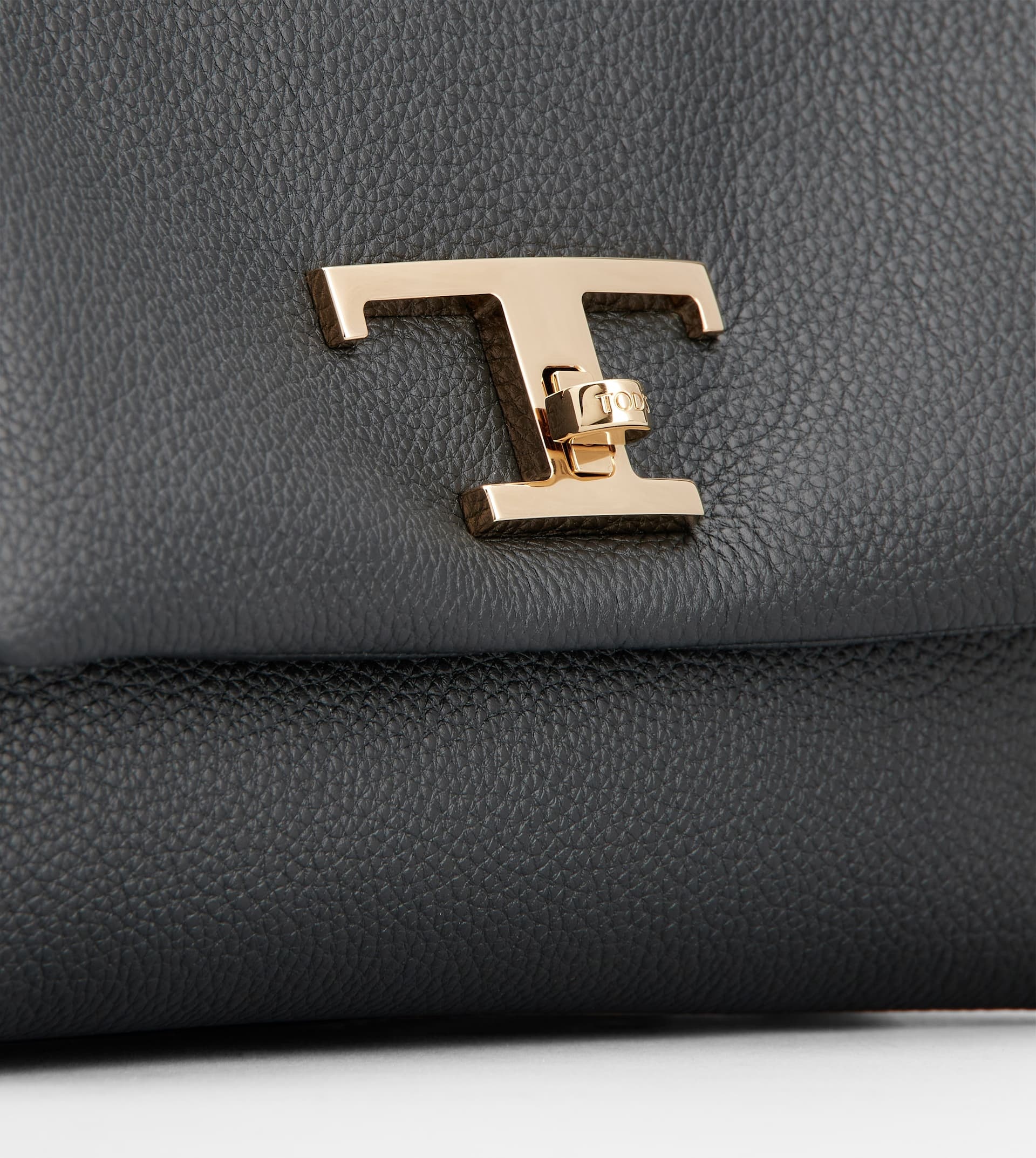 T TIMELESS FLAP BAG IN LEATHER MINI - BLACK - 5