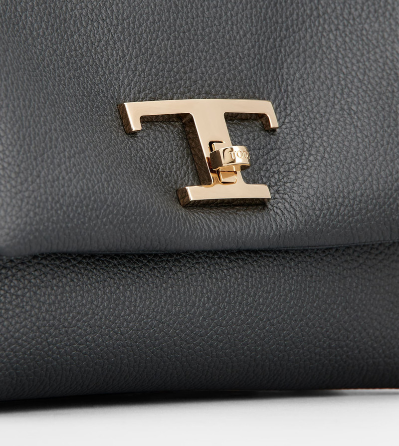 T TIMELESS FLAP BAG IN LEATHER MINI - BLACK 5