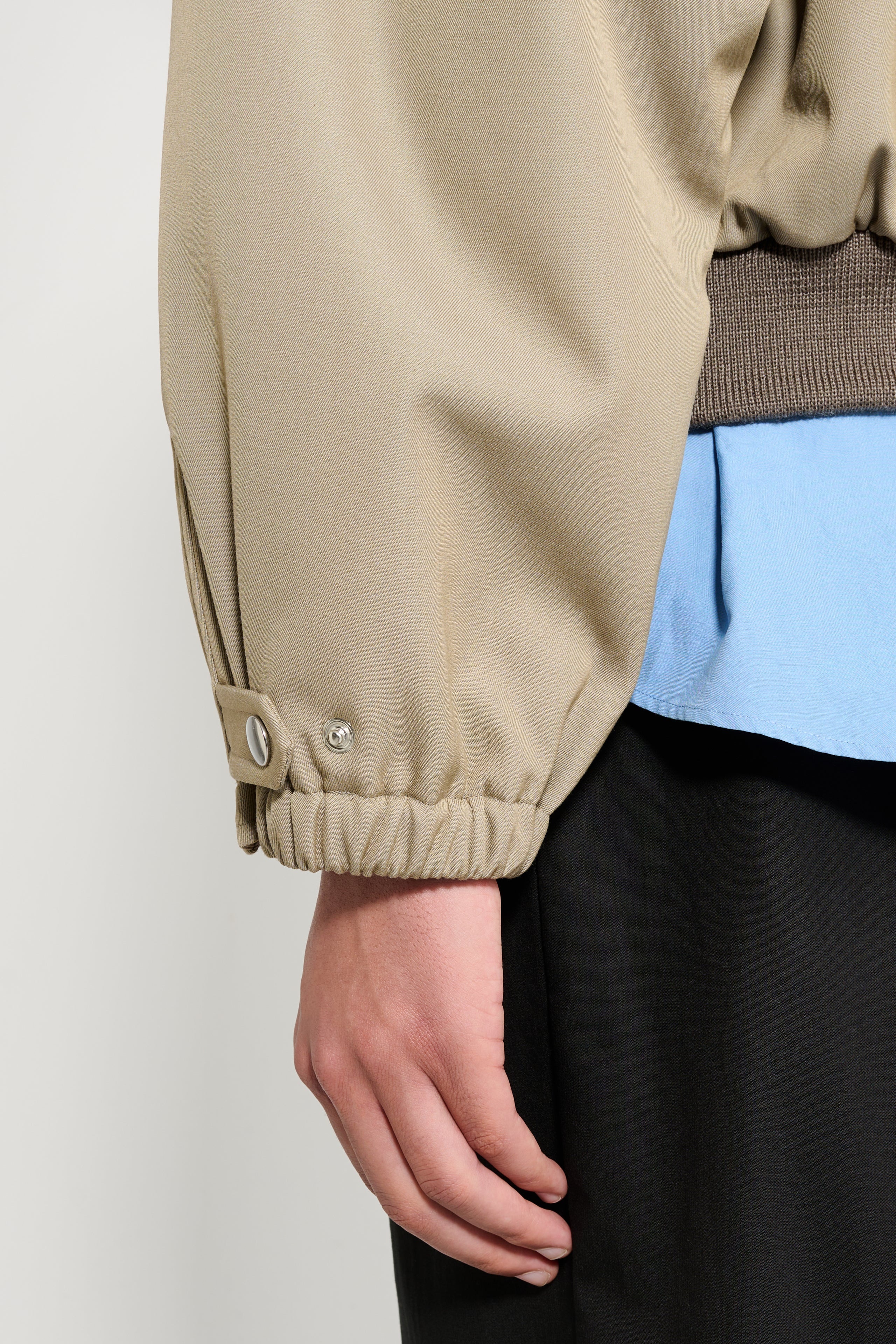 AURALEE LIGHT WOOL MAX GABARDINE CHAMBRAY PADDED FLIGHT BLOUSON KHAKI BEIGE - 6
