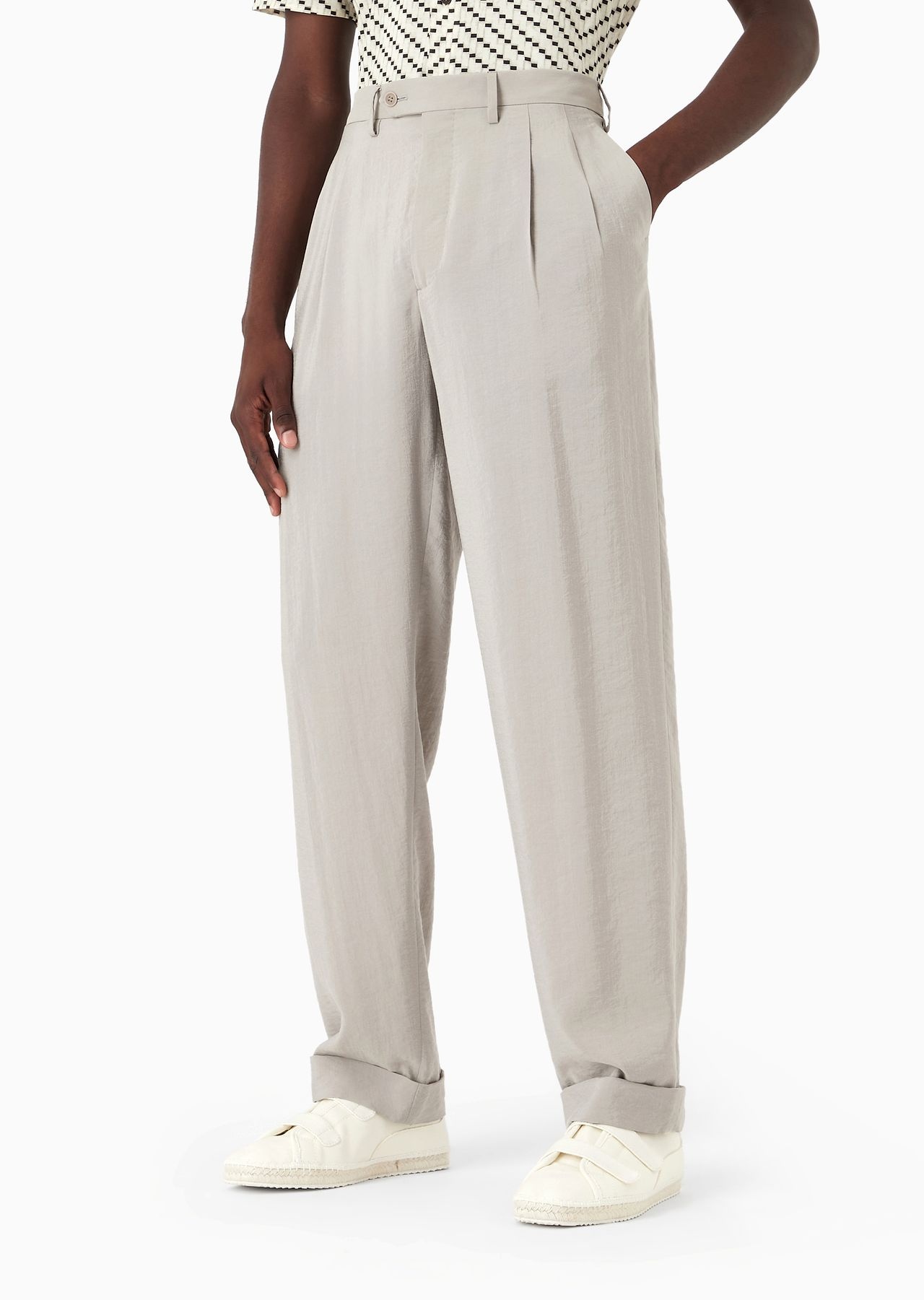 Two-dart trousers in a silk-blend twill - 2