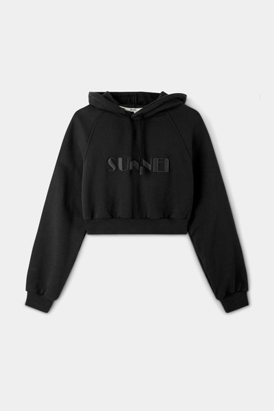 SUNNEI EMBROIDERED CROPPED HOODIE / black outlook
