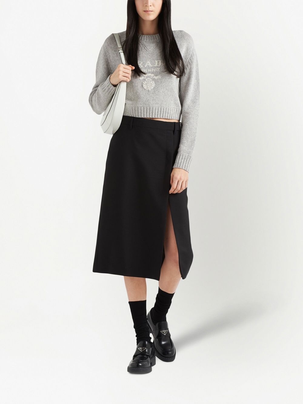 intarsia-logo cropped cashmere jumper - 2