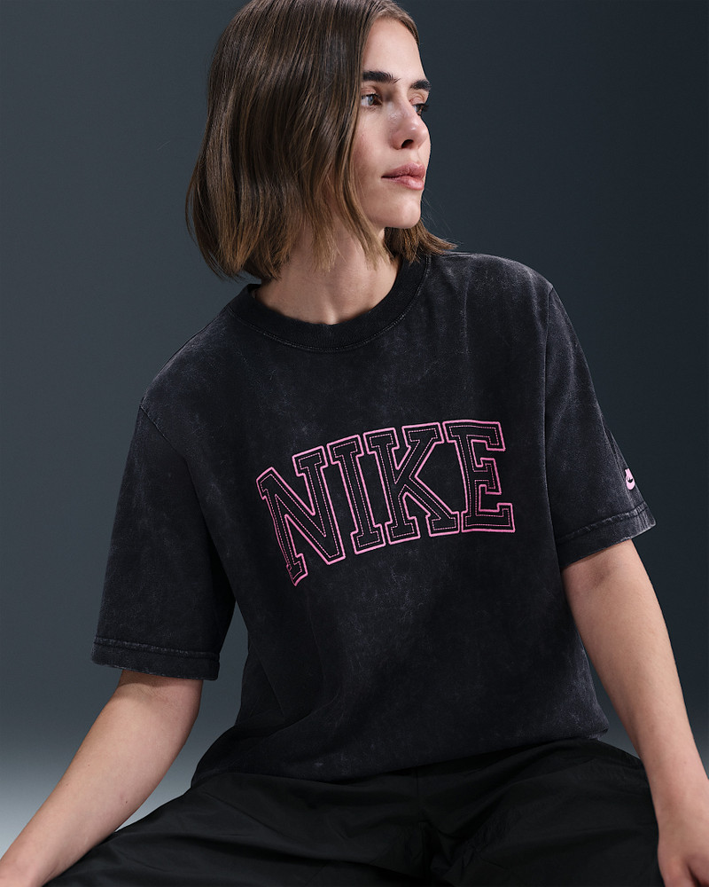 Nike Sportswear Classics Women's Loose T-Shirt 3