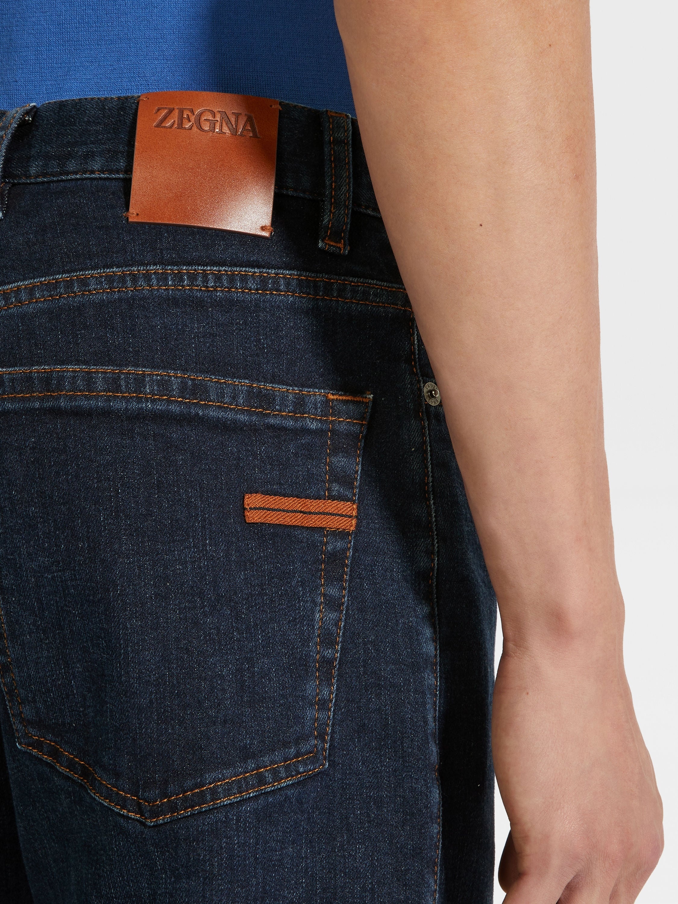 DARK BLUE RINSE-WASHED STRETCH COTTON ROCCIA JEANS - 2