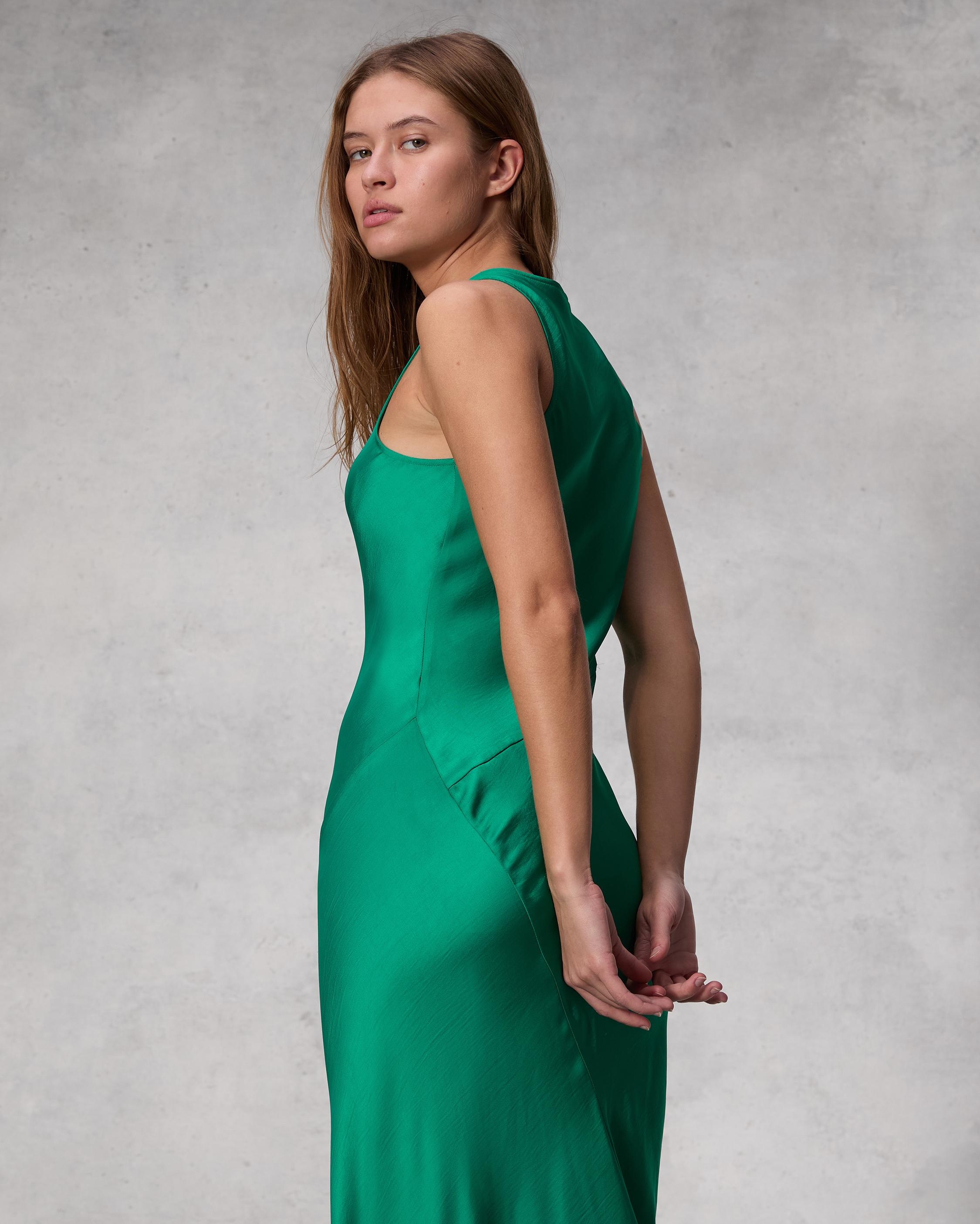 Daisy Satin Dress
Maxi - 5