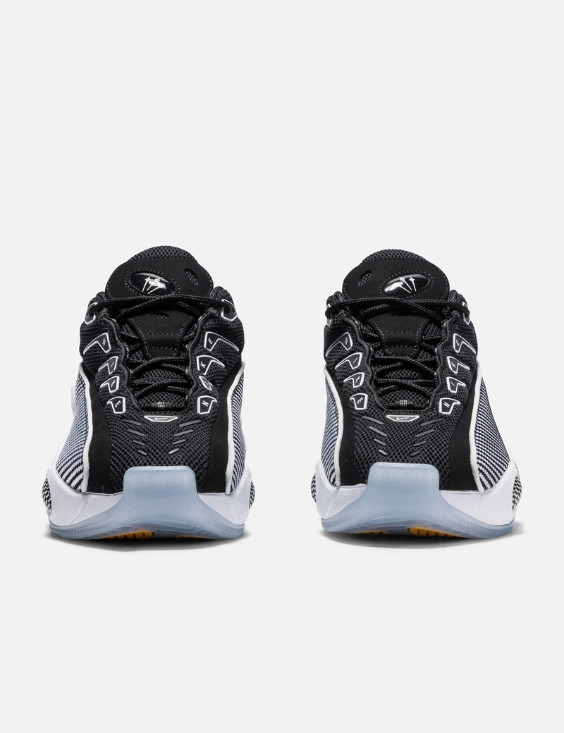Nike x NOCTA Glide "블랙 / 화이트"스니커 outlook