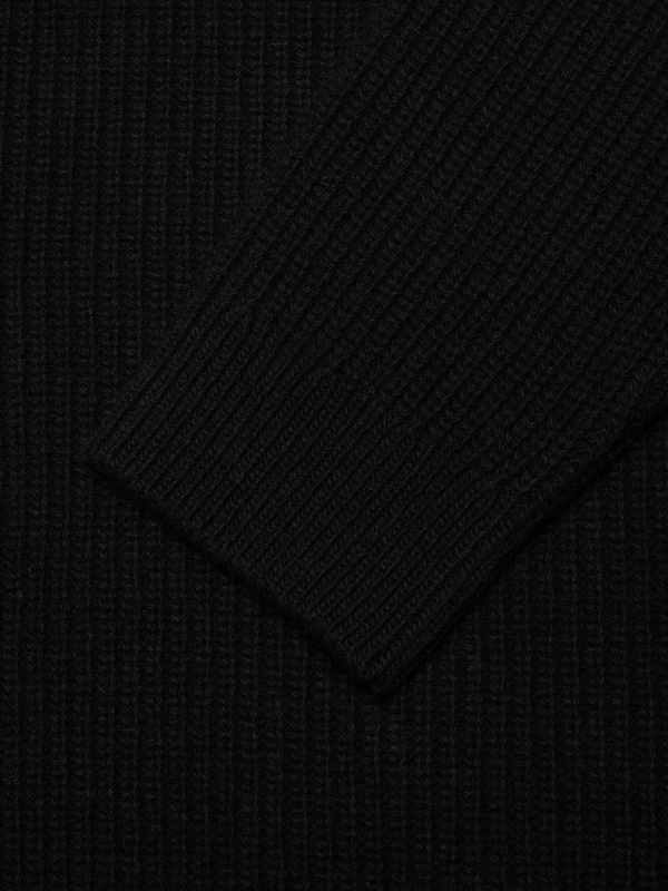 August Zip Black - 3
