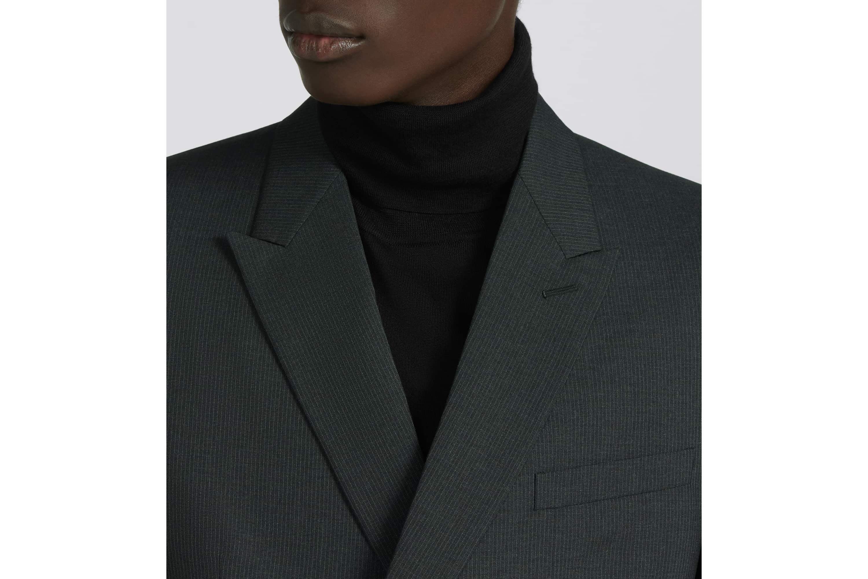 Classic-Cut Double-Breasted Suit - 4