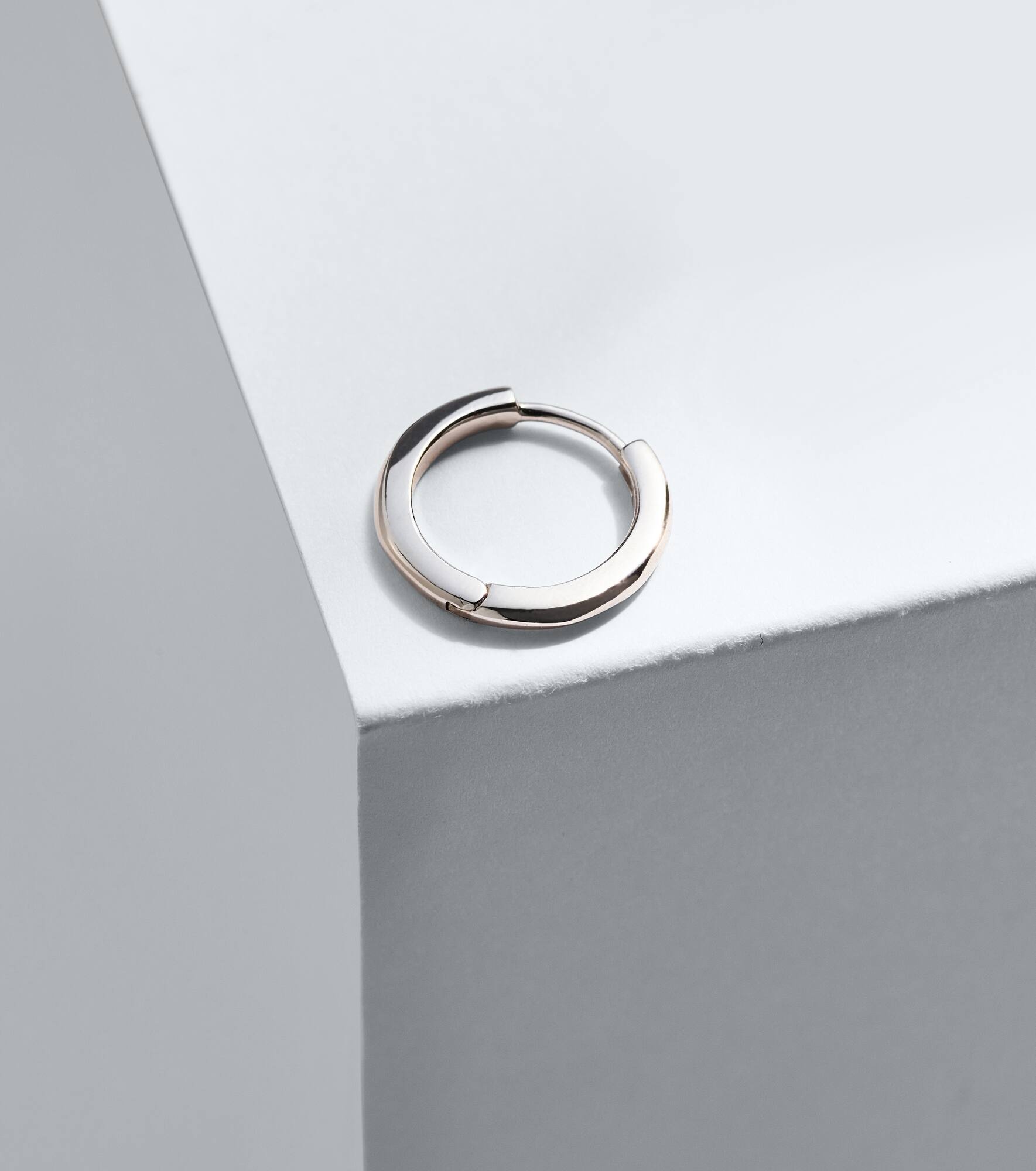 14kt white gold single hoop earring - 5
