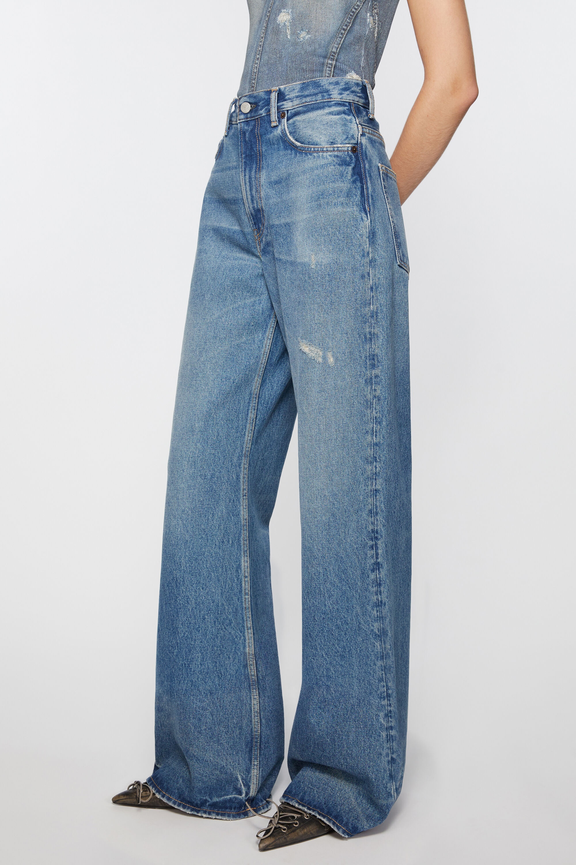 Relaxed fit jeans - 2022F - Mid blue - 3