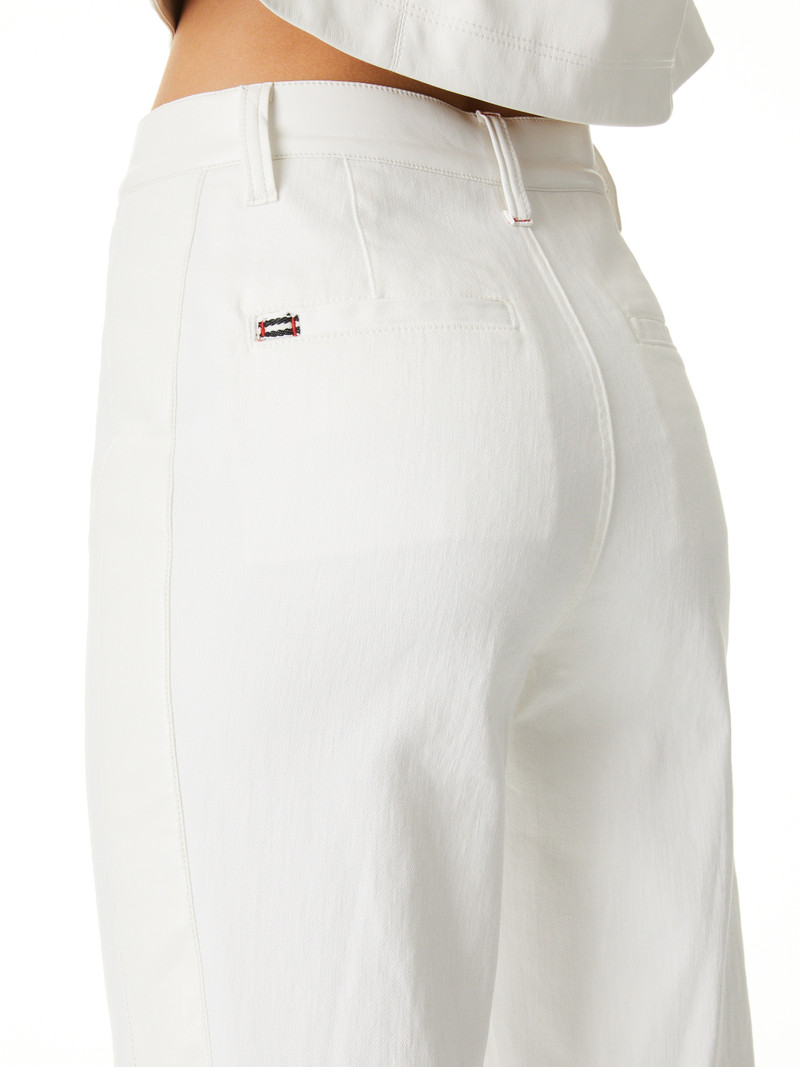 ALI STOVE PIPE JEAN 4