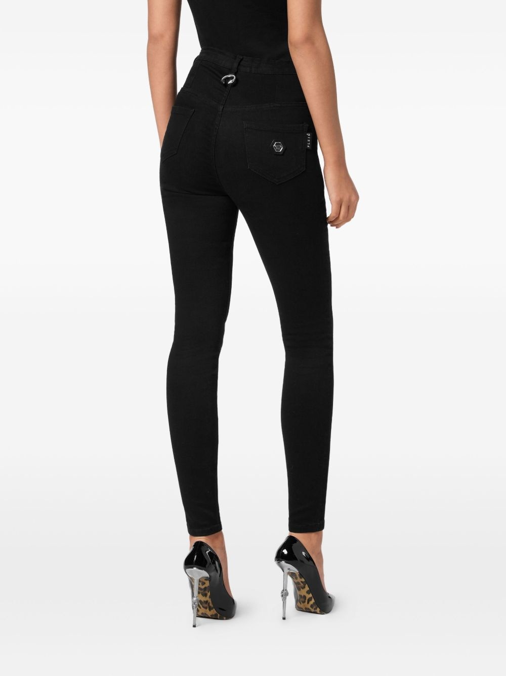 high-waisted jeans - 3