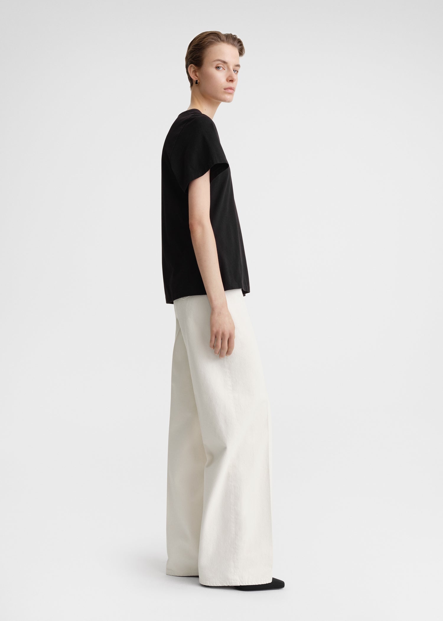 Curved seam tee black - 3