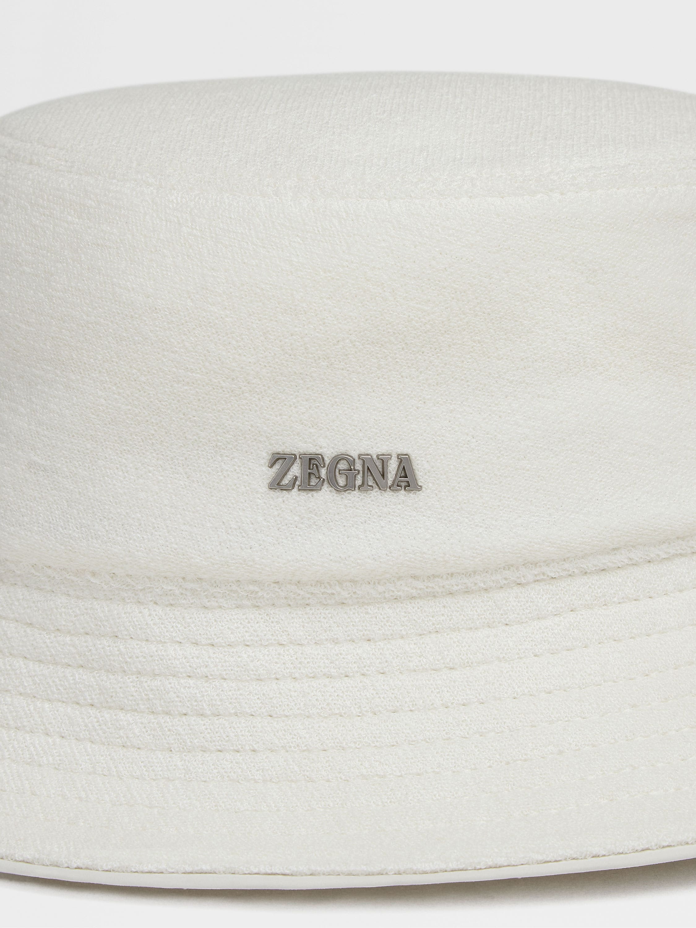 DUST WHITE COTTON AND SILK BUCKET HAT - 2
