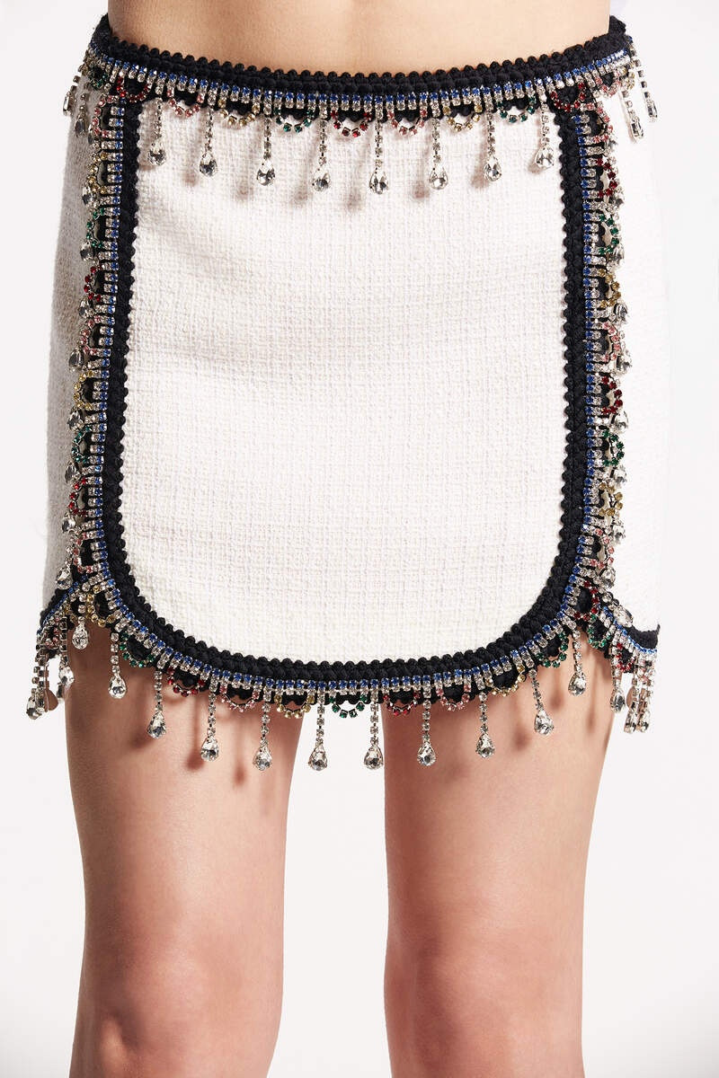 24 CHIC BOUCLÉ MINI SKIRT 4