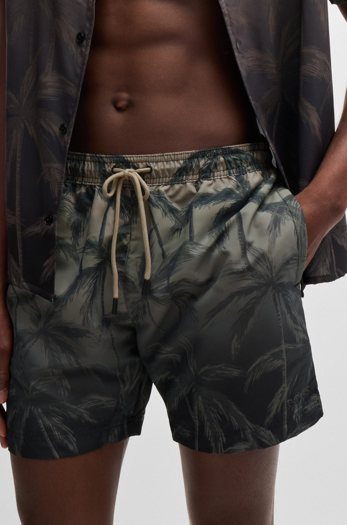 QUICK-DRY SWIM SHORTS WITH SEASONAL PRINT - 3
