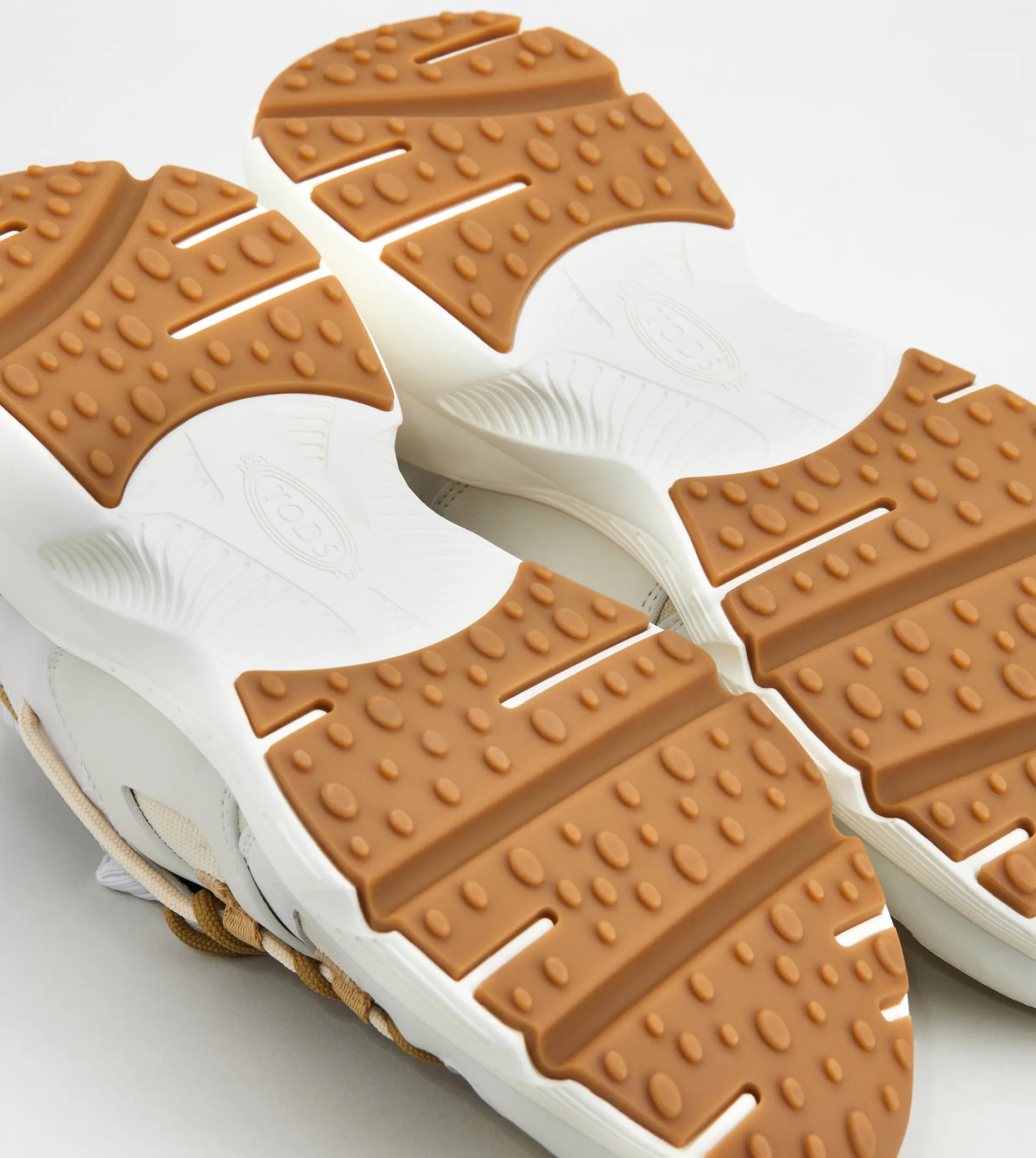 SNEAKERS IN LEATHER AND TECHNICAL FABRIC - WHITE - 5