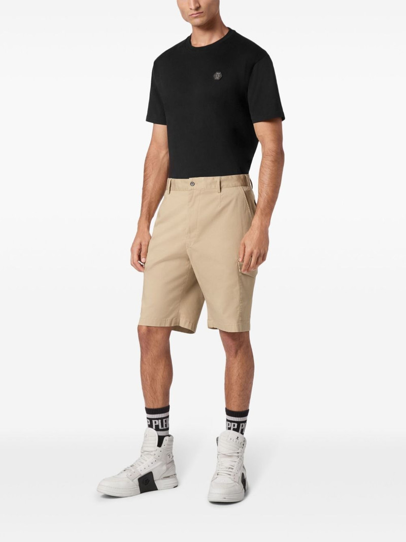 PHILIPP PLEIN logo-plaque cargo shorts outlook